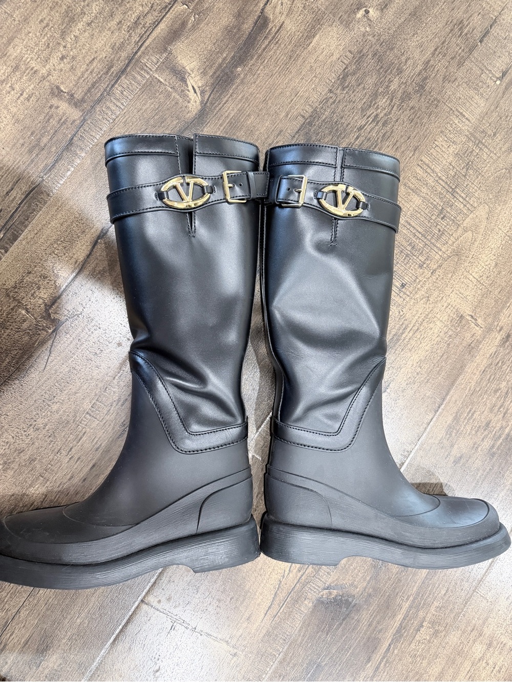 Valentino VLogo Plaque Round Toe Boots